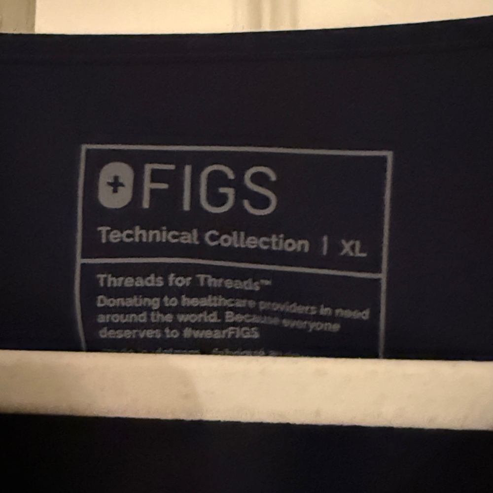 Figs Scrub Top - Picture 2 of 2